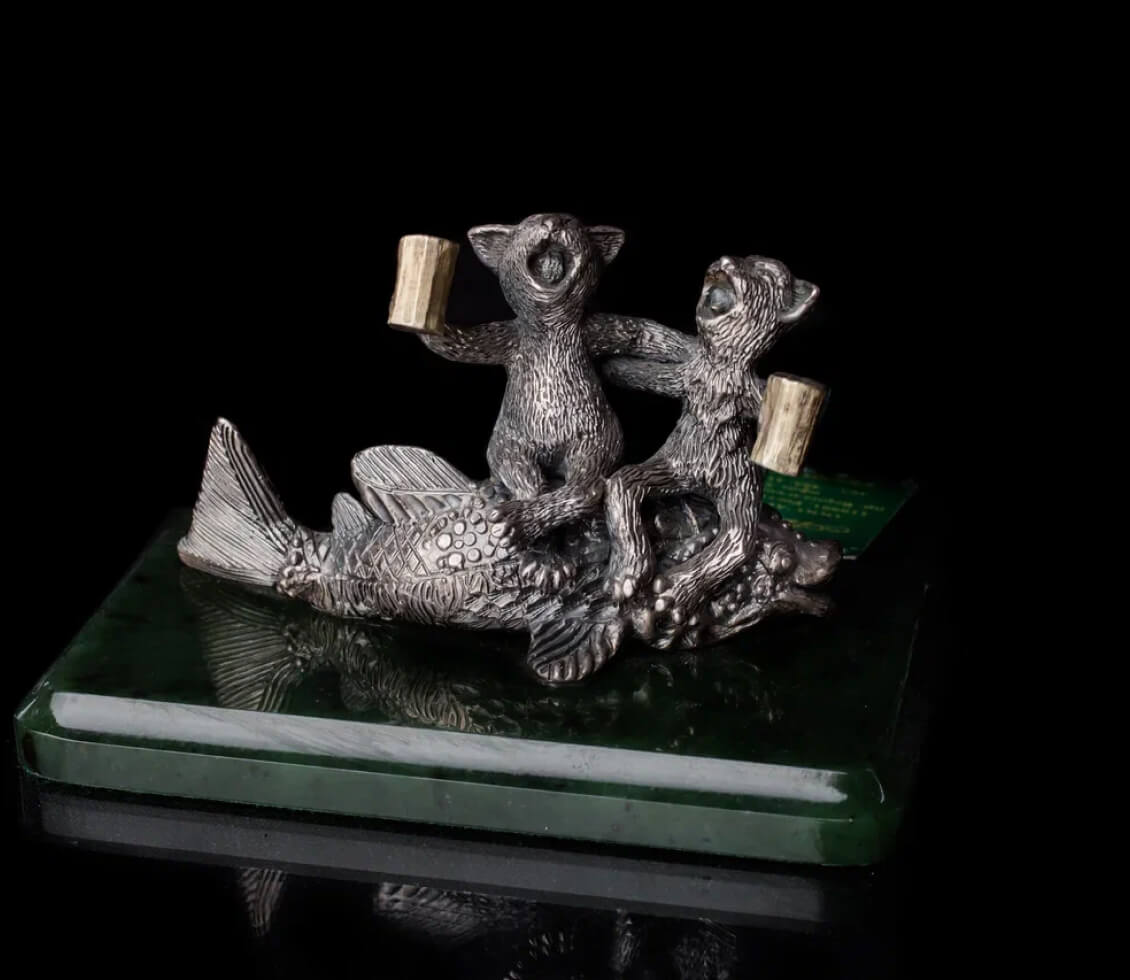 statuette
