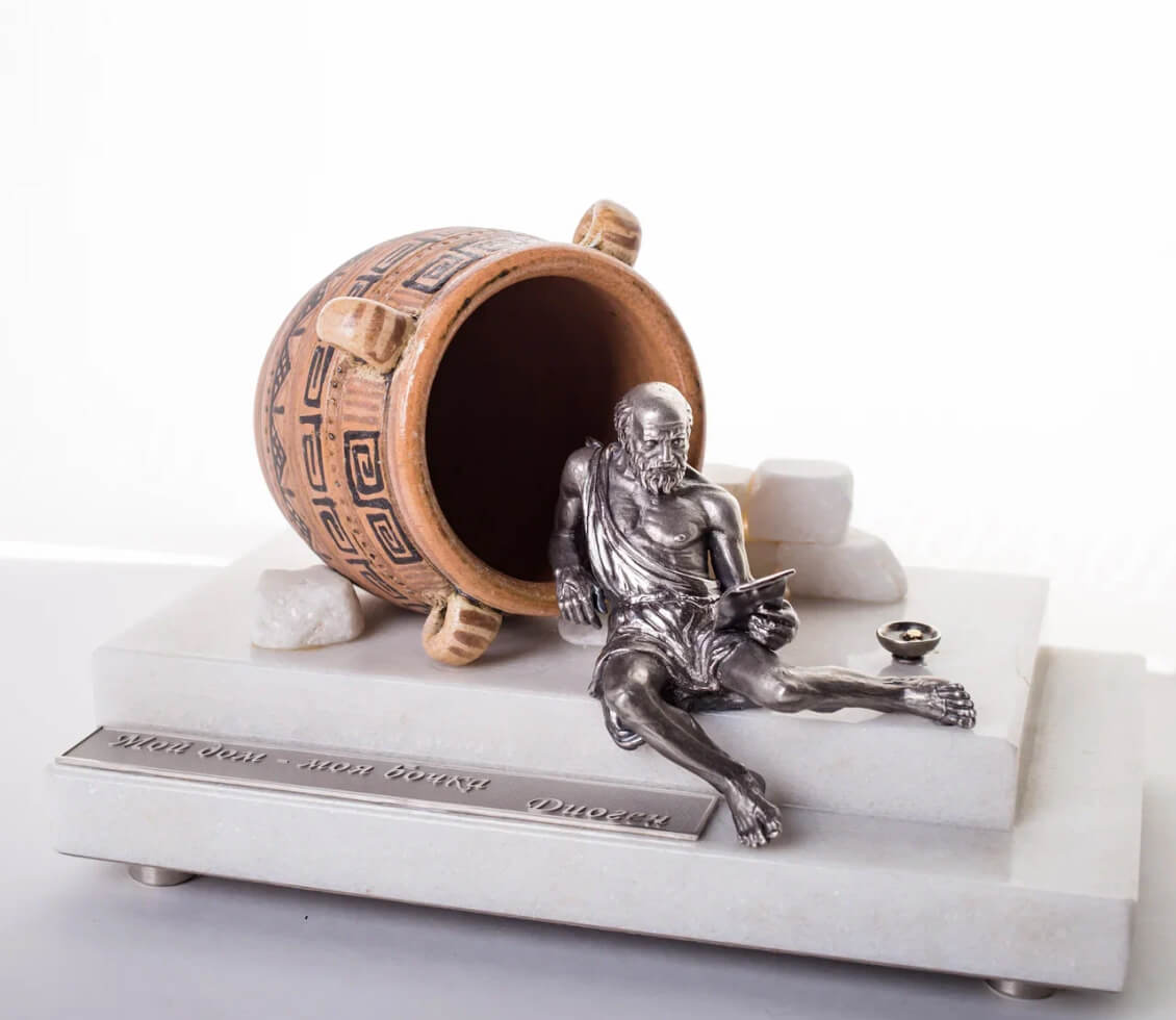 statuette